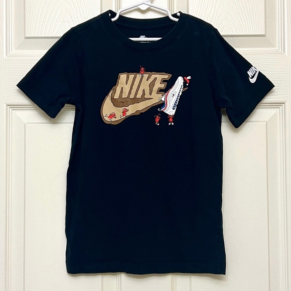 Nike Other - Boys Nike Black Graphic T-Shirt Size S